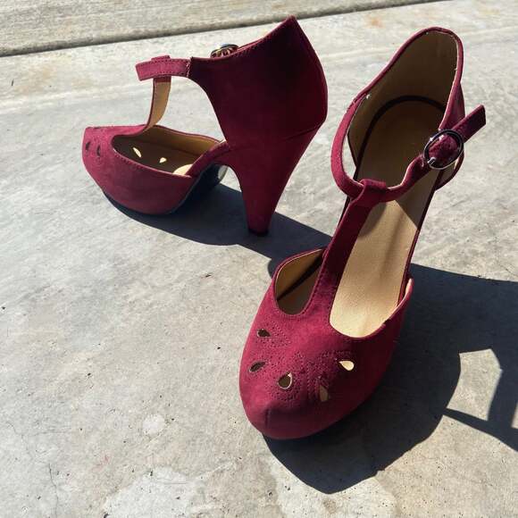 Graham Street Shoe Co. Burgundy T-Strap Pumps - Picture 2 of 9